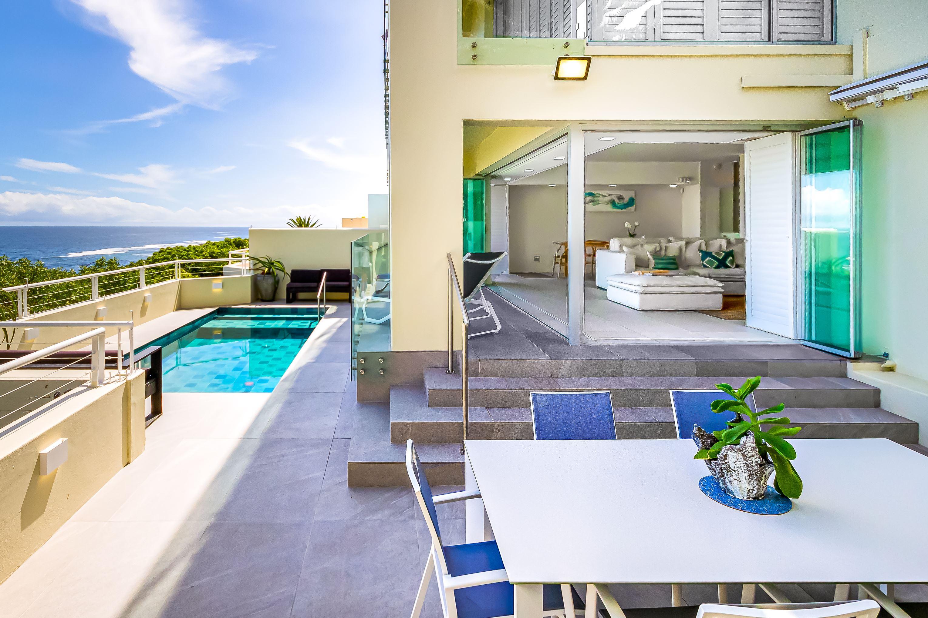 54 on Camps Bay Drive | Accommodation Bakoven