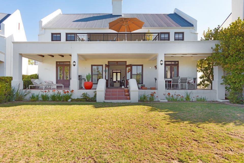 Winelands Golf Lodges 1 by HostAgents | Stellenbosch Self-catering
