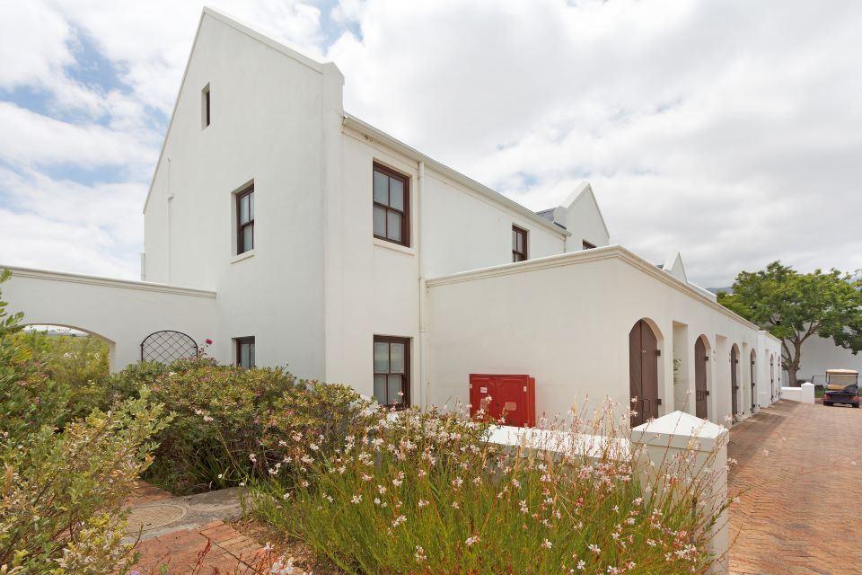Winelands Golf Lodges 9 by HostAgent | Stellenbosch Self-catering