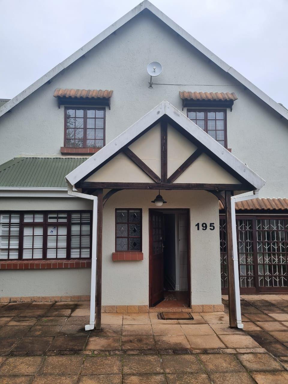 Jones @ The Watkins | Kaapsehoop Self-catering