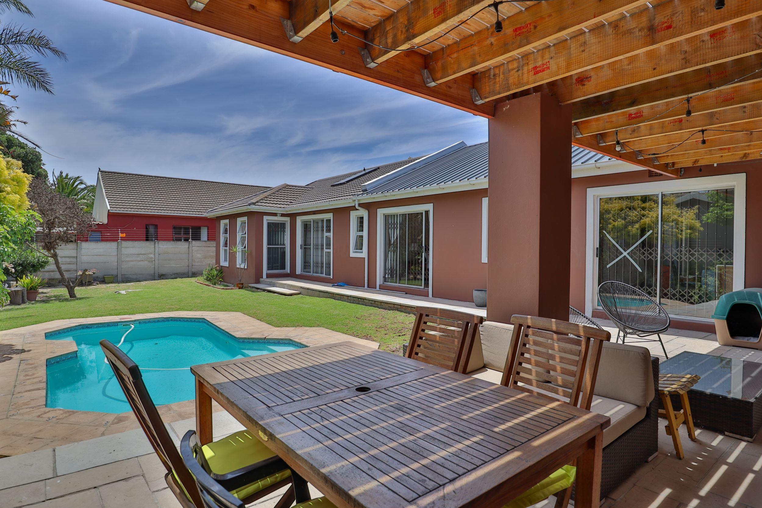 Fairview Crescent 3 by CTHA | Milnerton Ridge Accommodation