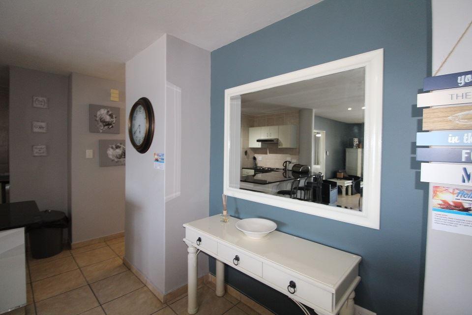 Santorini 406A | Oslo Beach Self-catering