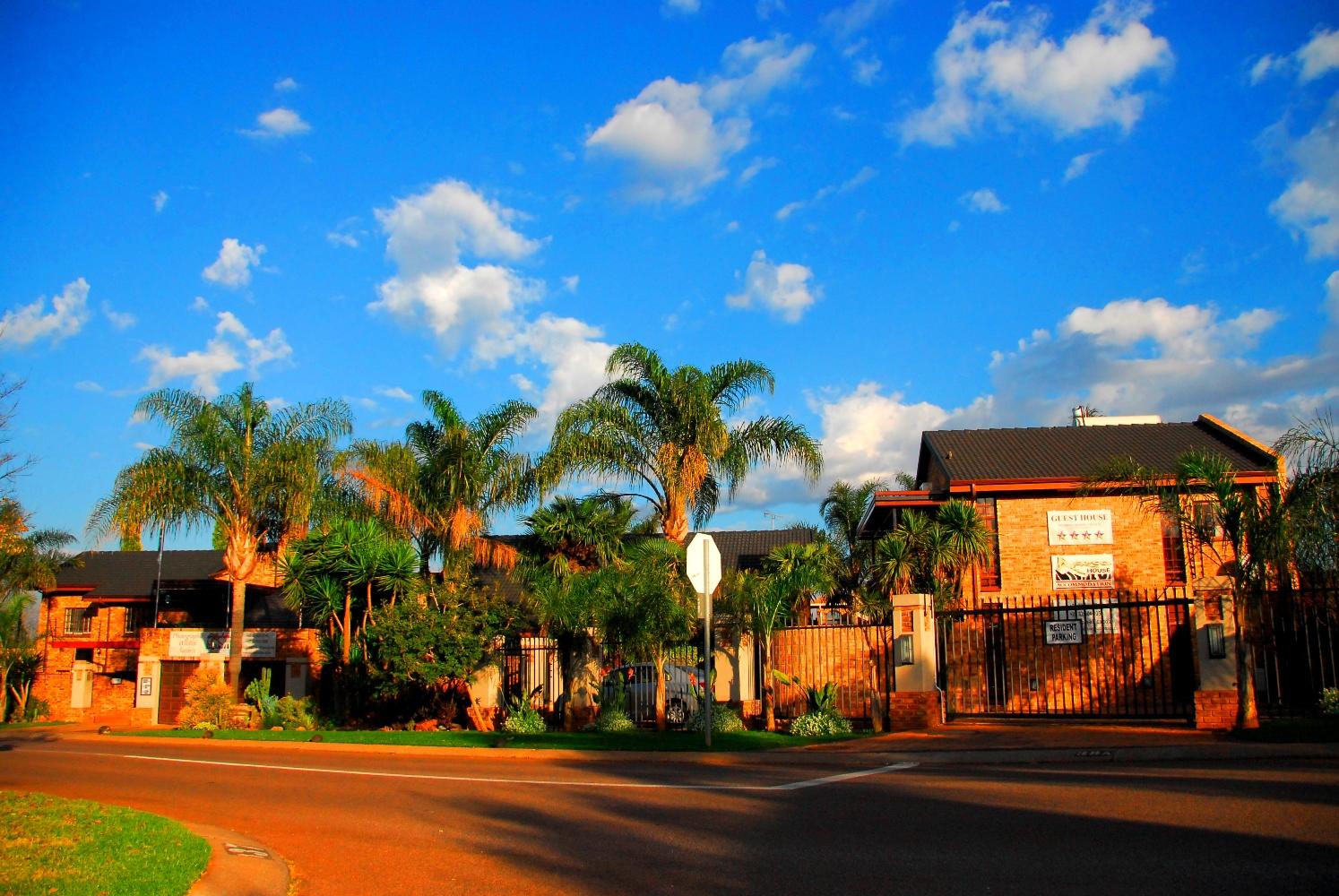 Africa House Guest House | Zwartkop Accommodation