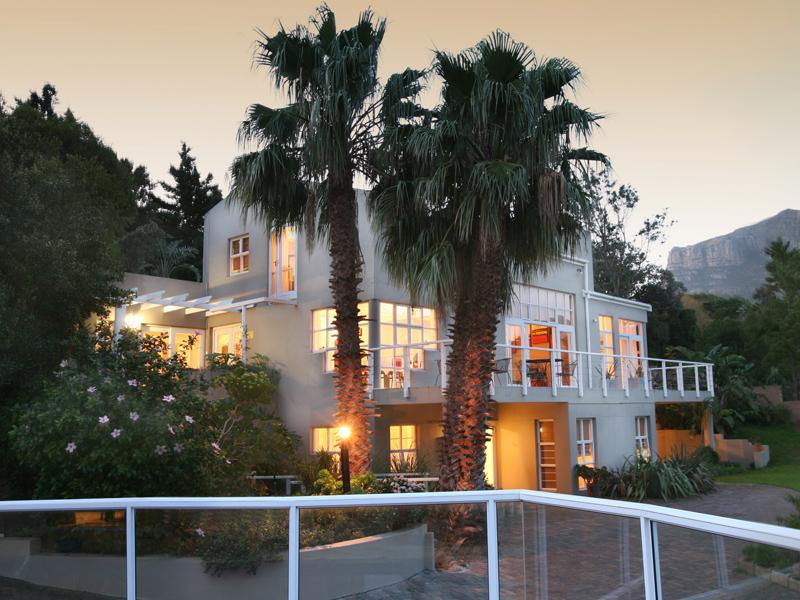 Art Gallery Guest House - Thandekayo | Hout Bay Accommodation