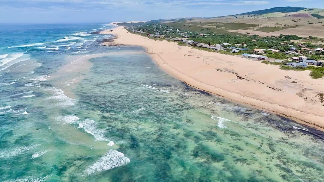Cannon Rocks is about an hours drive from Port Elisabeth and 20 minutes drive from Port Alfred