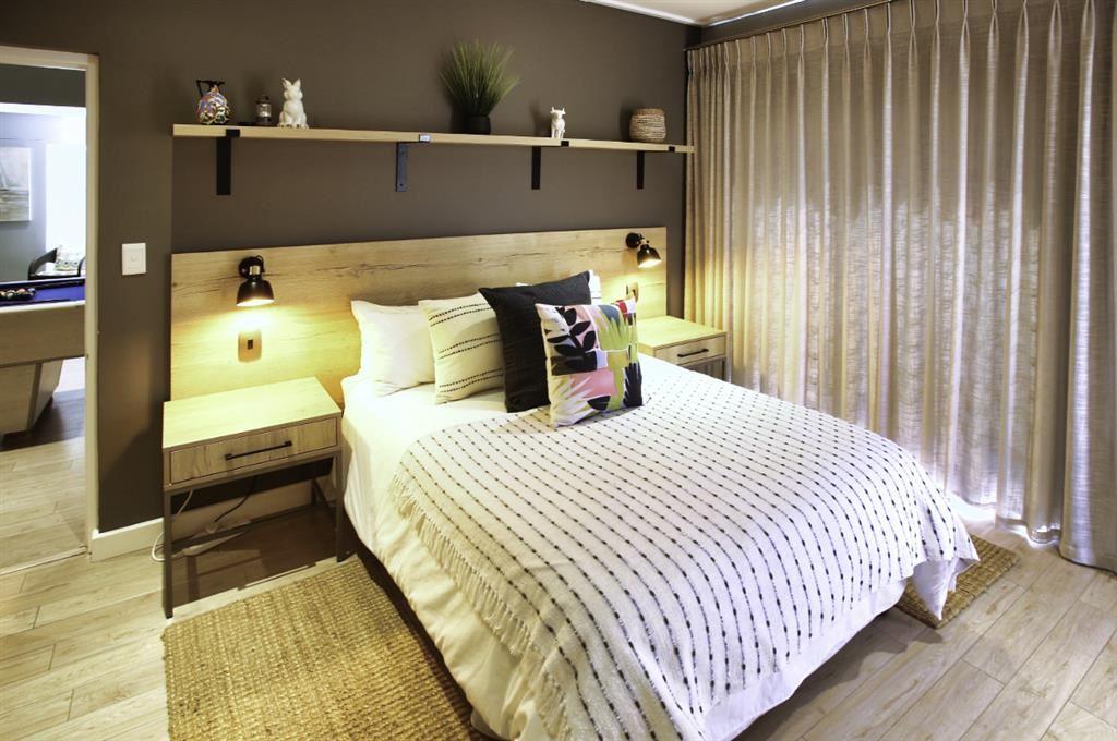 Love, Peace, Water, Langebaan, 8 Sleeper | Houseboats Langebaan Country Estate