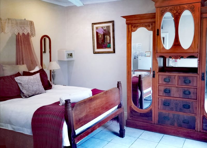 3 Palms Cape B & B Cape Town | Budget Accommodation Deals And Offers ...