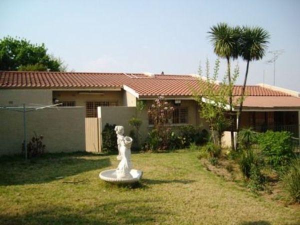 Queen Bed & Breakfast | Accommodation Kelvin