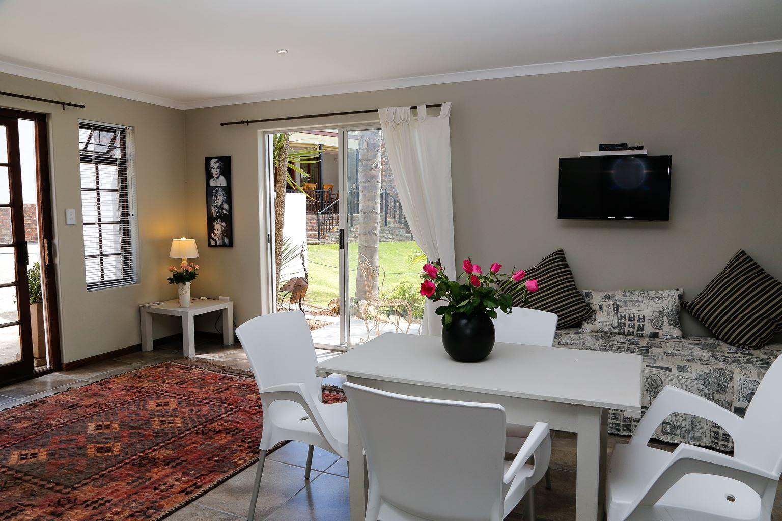 Steppingstones Garden Cottage | Eversdal Accommodation