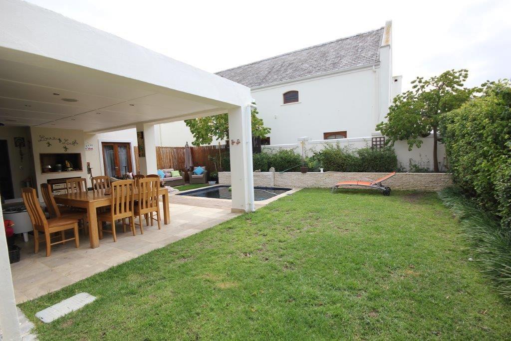 De Zalze Luxury Villa
