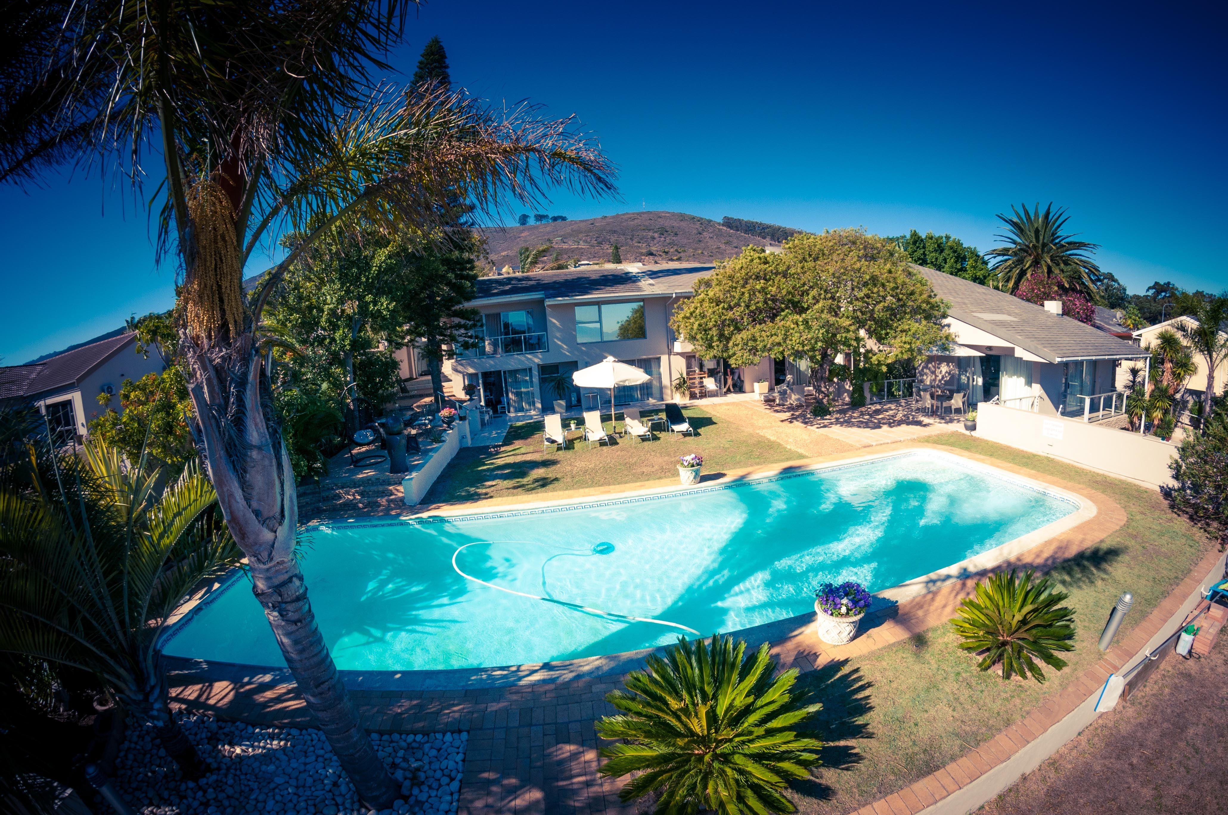 Capo Cabana Guest House | Plattekloof Accommodation