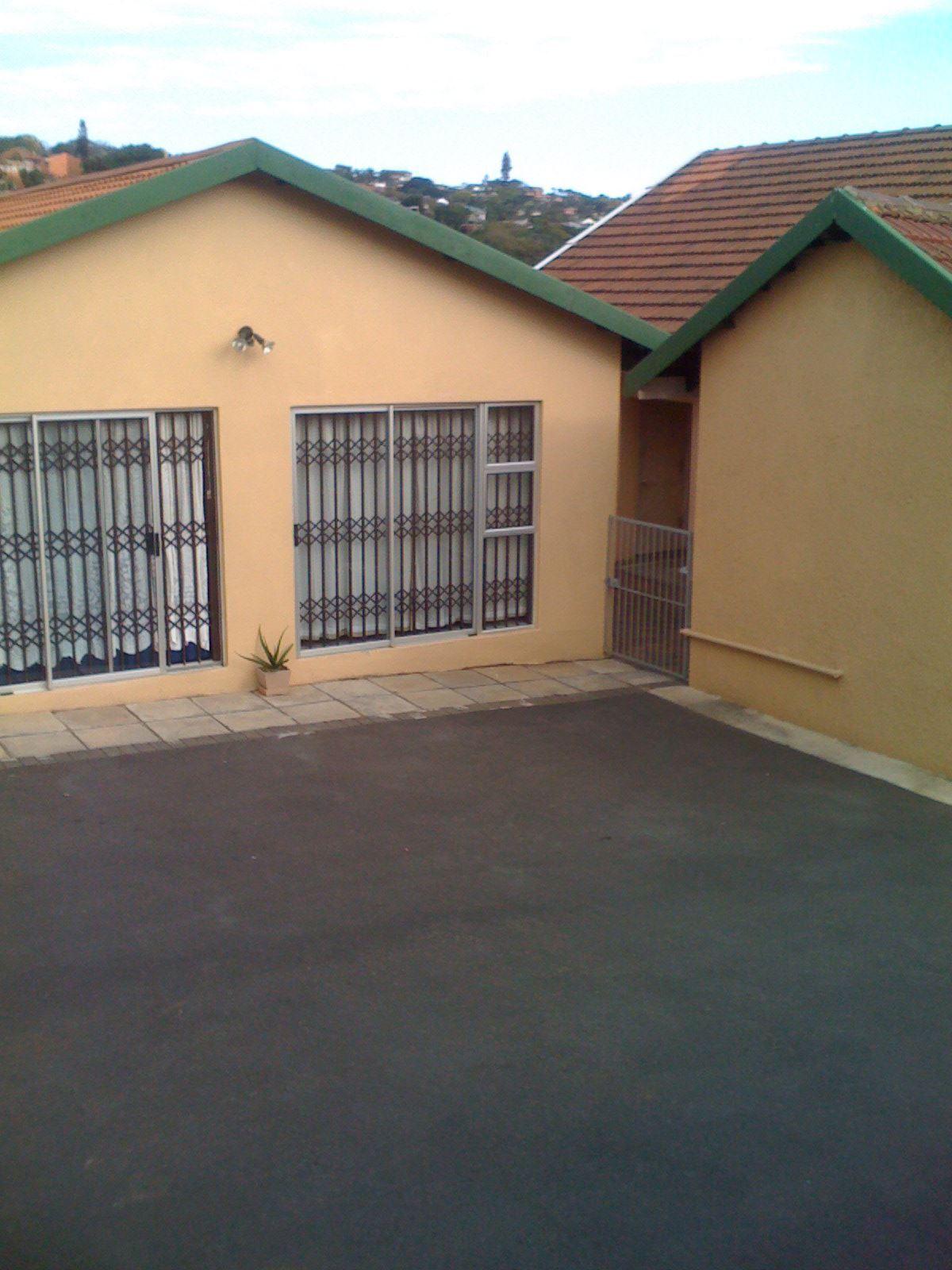 JoThams Guest House | The Bluff Accommodation