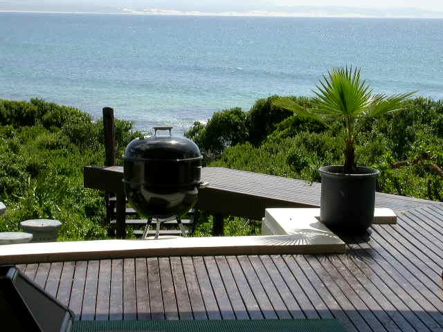 At the Beach | Accommodation Wavescrest (Jeffreys Bay)