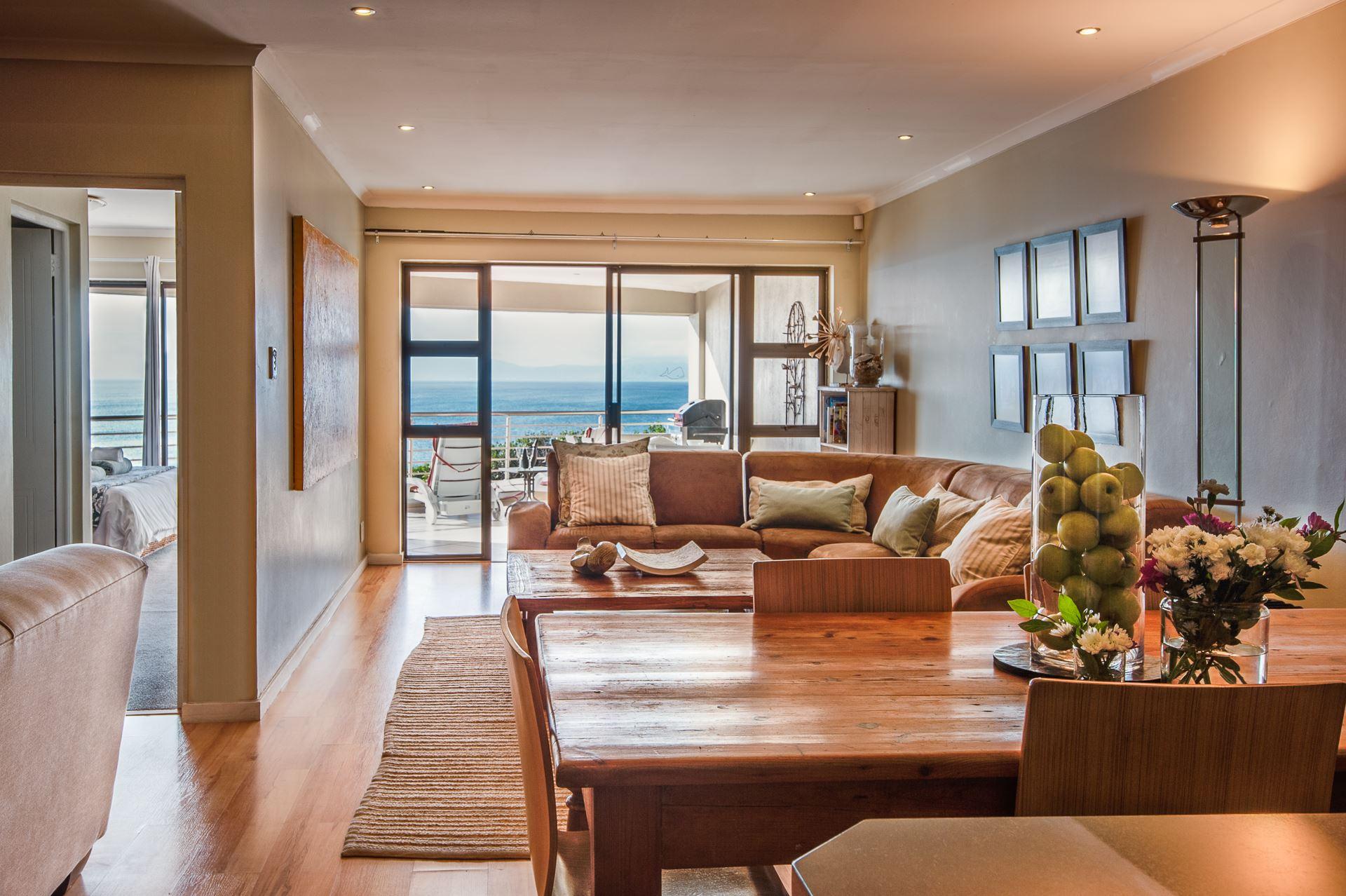 The Lookout at Whale Cove | De Kelders Accommodation