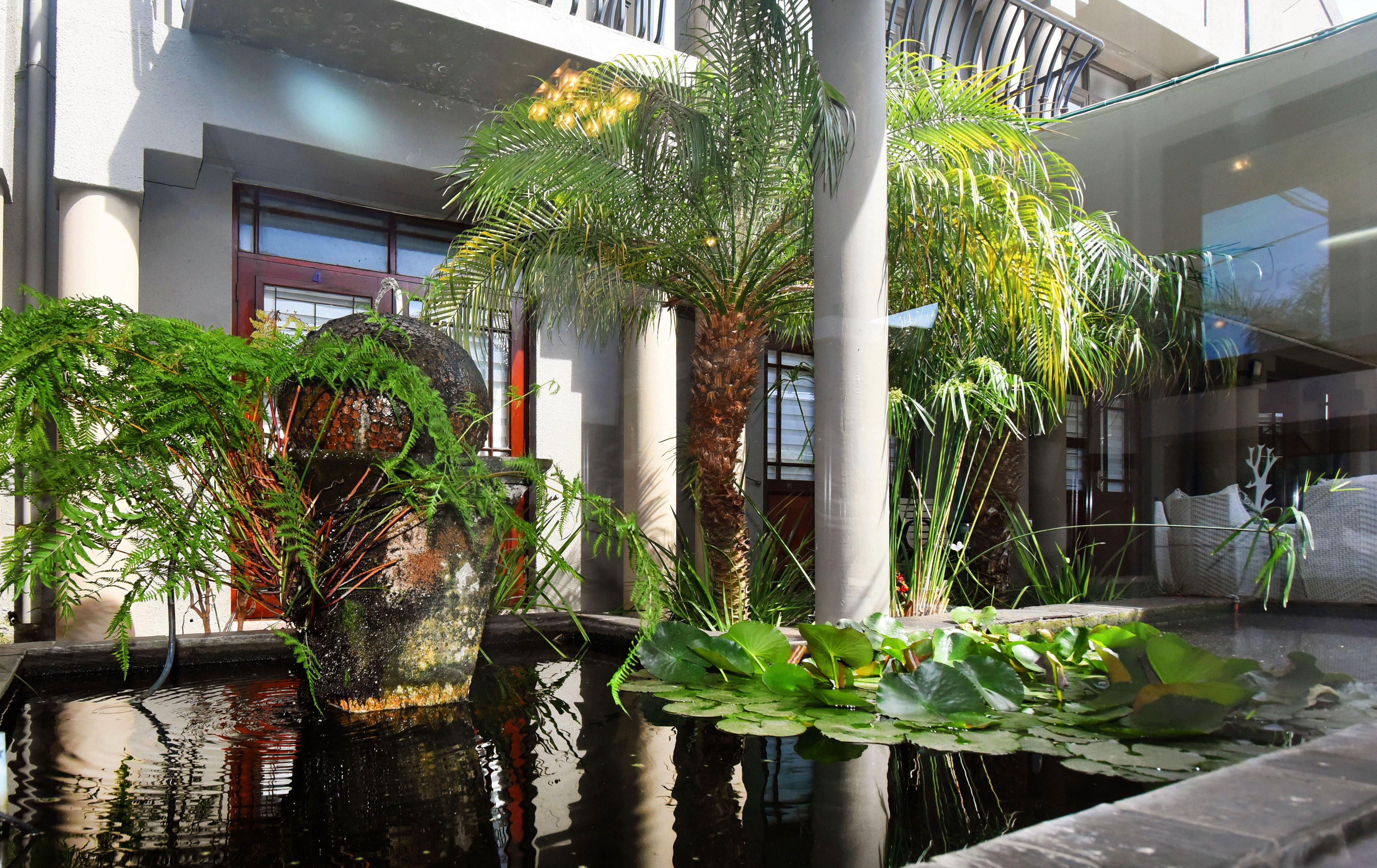 Feathers Boutique Hotel | Accommodation Durbanville