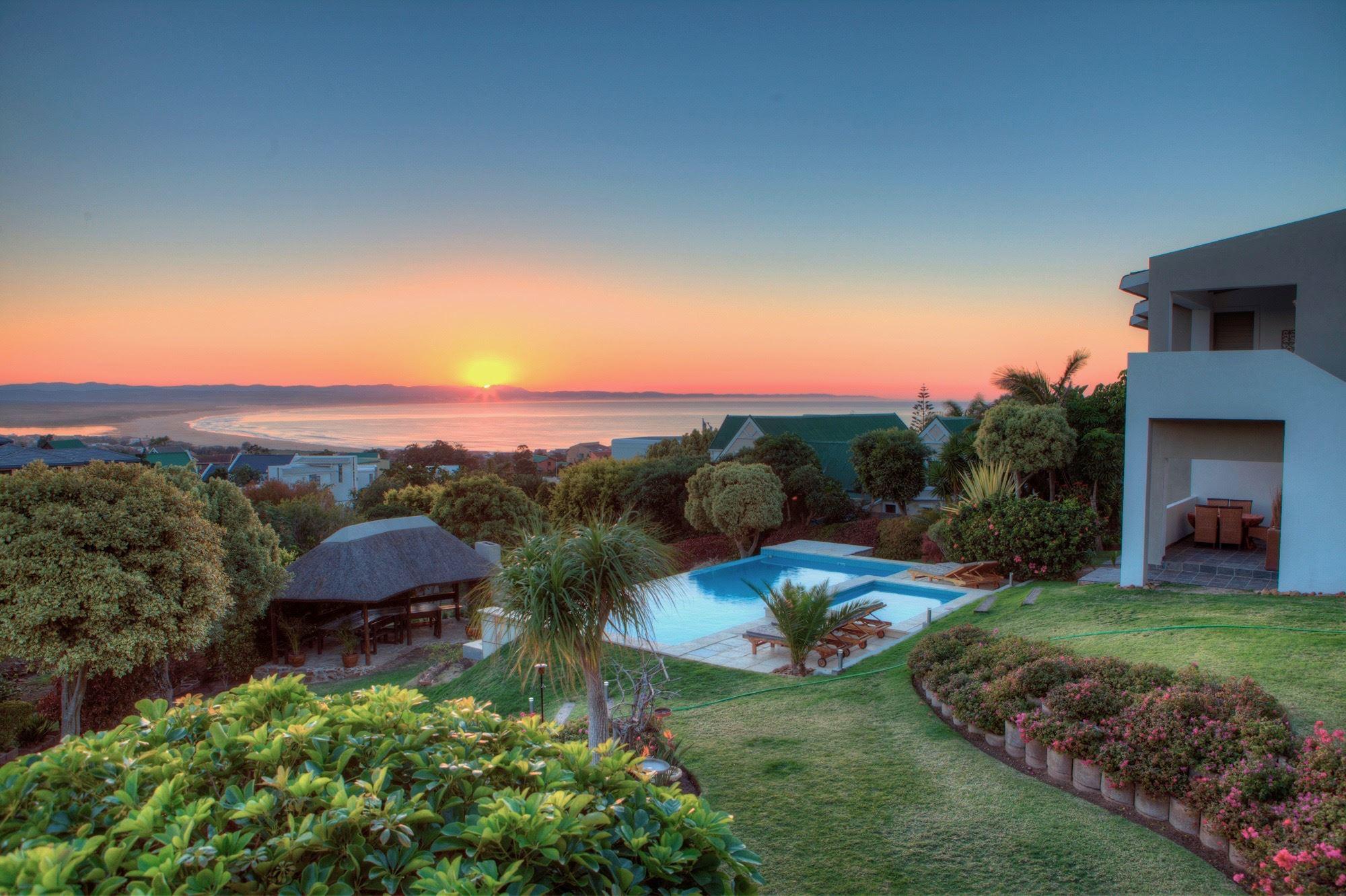 The Ocean Bay Luxury Guesthouse | Accommodation Wavescrest (Jeffreys Bay)
