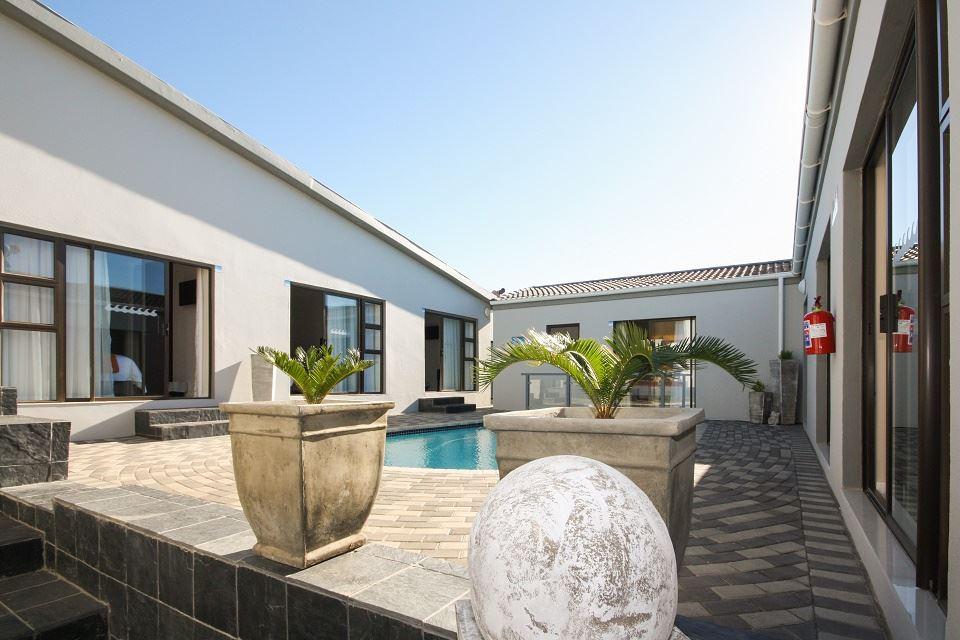 Le Blue Guest House | Accommodation Bluewater Bay