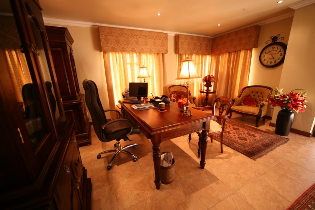 Le Cozmo Guest House | Accommodation Alberton