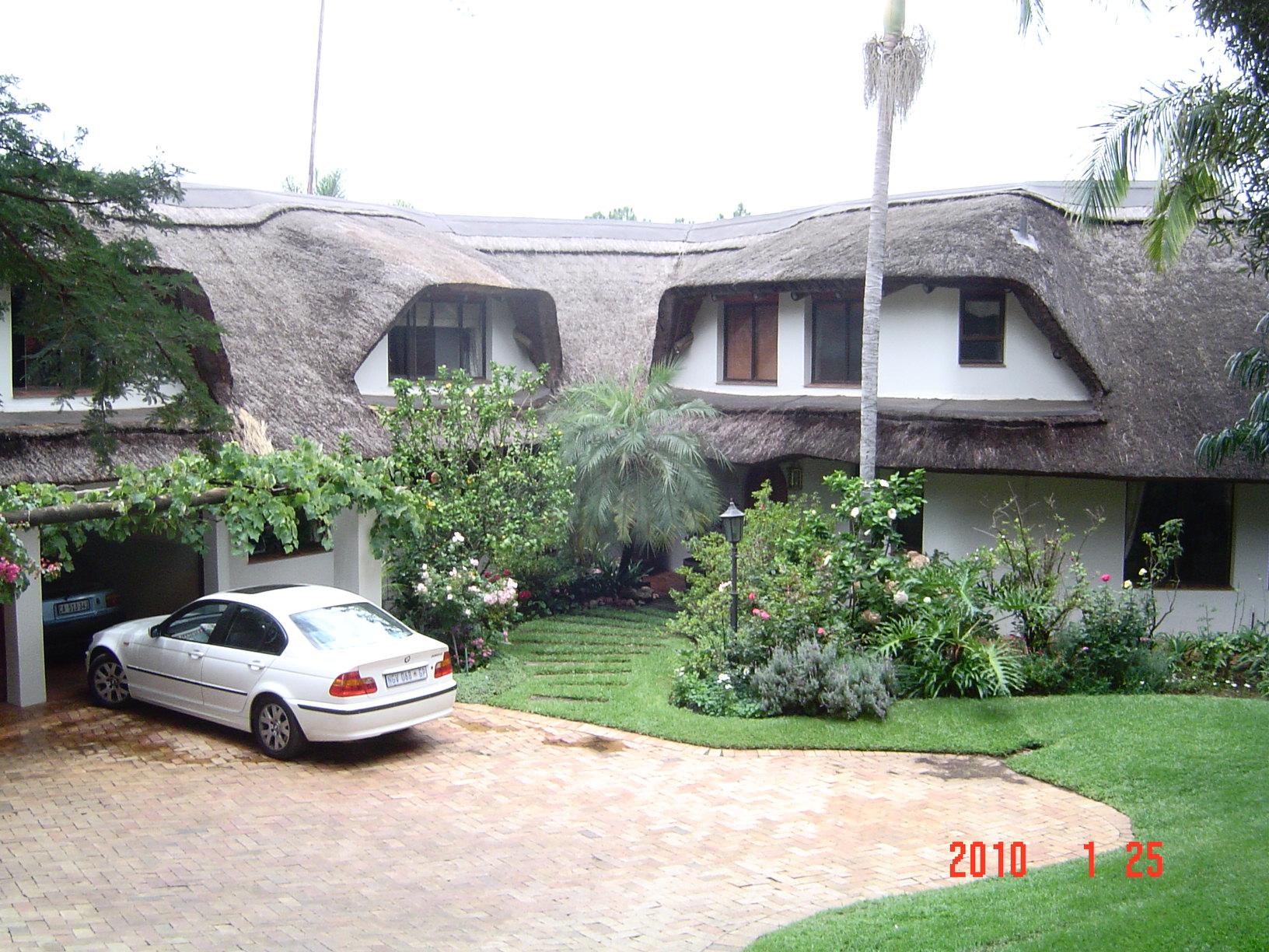 Du Barry Guesthouse | Waterkloof Ridge Self-catering