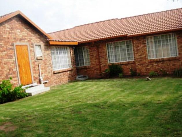 Timosha Guest House | Accommodation Kempton Park