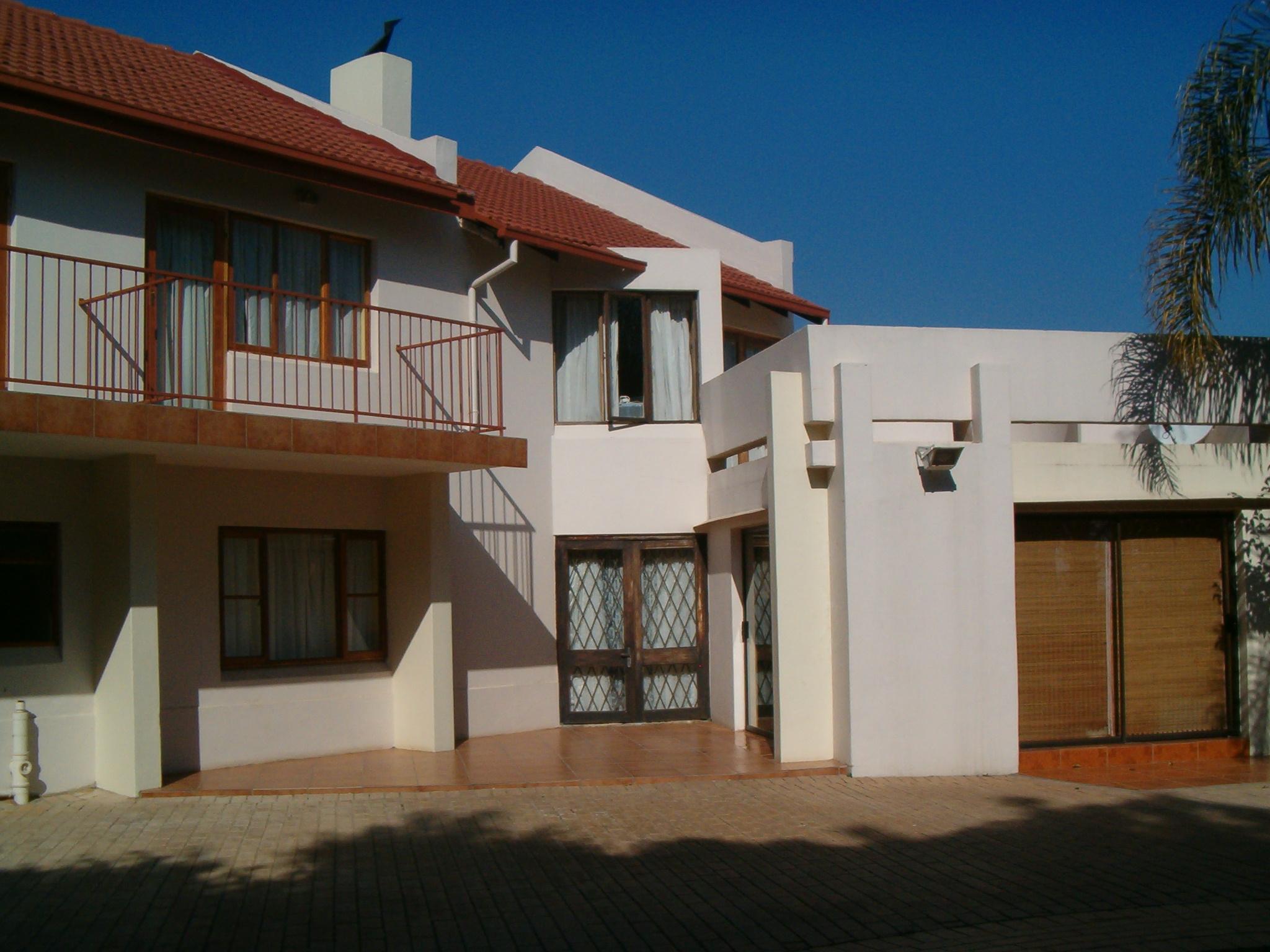 Emagudu Guest House | Waterkloof Accommodation