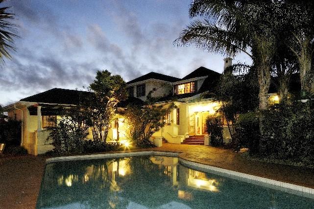 Two King George's Guest House | Mill Park Hotels