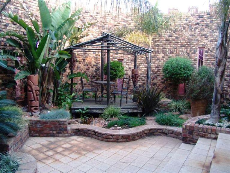 A Castle with a View | Dan Pienaar Accommodation