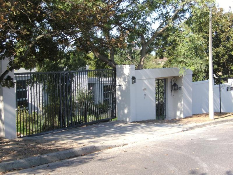 Three Oaks | Durbanville Lodges