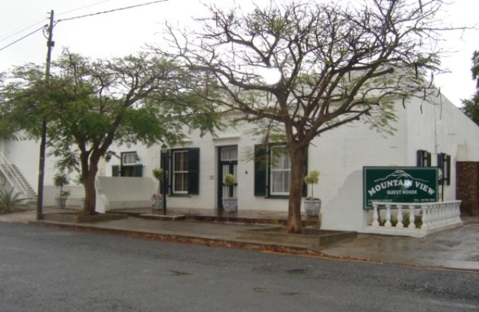 A Mountain View Guest House | Accommodation Graaff-Reinet