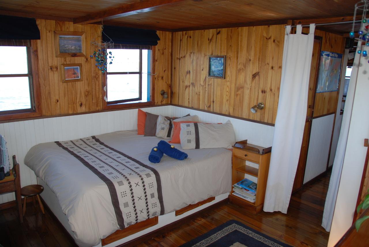 Knysna Houseboat Myrtle