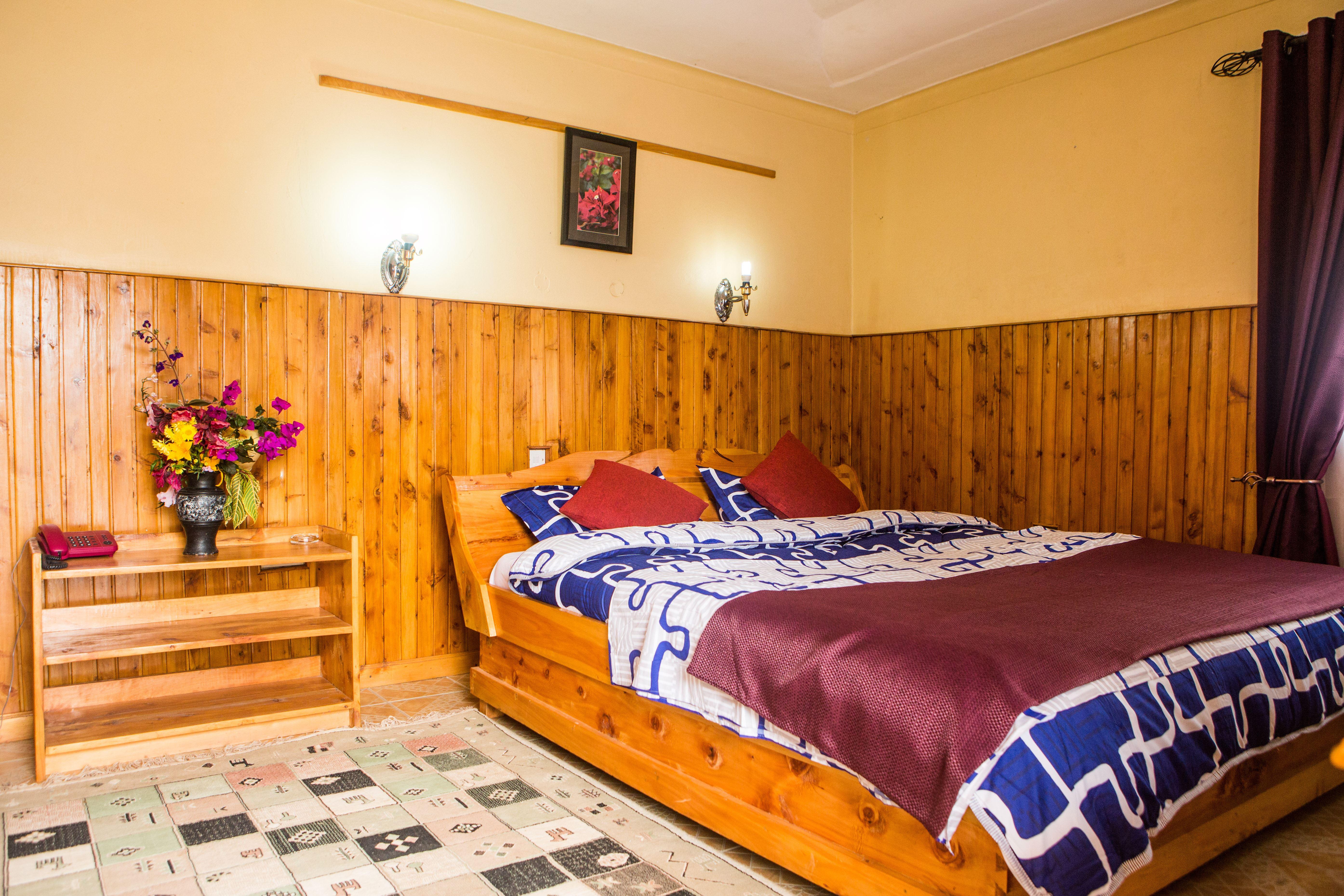 Bunyonyi Safaris Resort | Lake Bunyonyi Accommodation