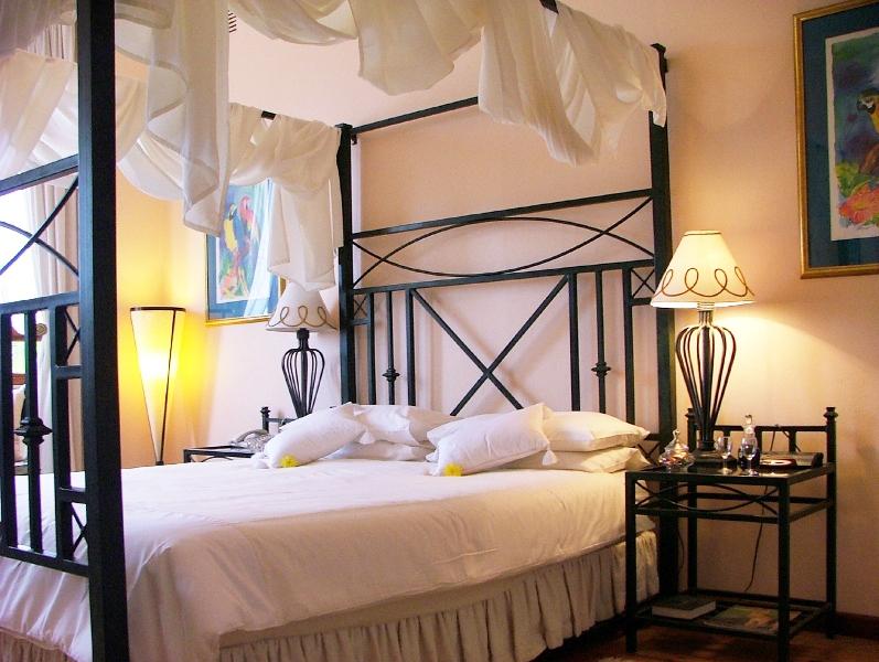 Munro Manor Secure Your Hotel, SelfCatering, or Bed and Breakfast Booking Now!