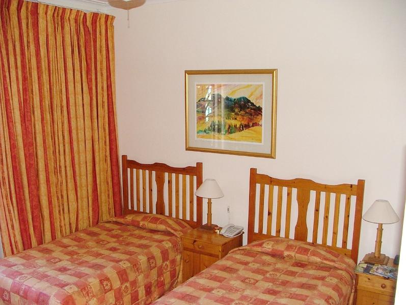 Munro Manor Reserve Your Hotel, SelfCatering, or Bed and Breakfast Room Instantly!