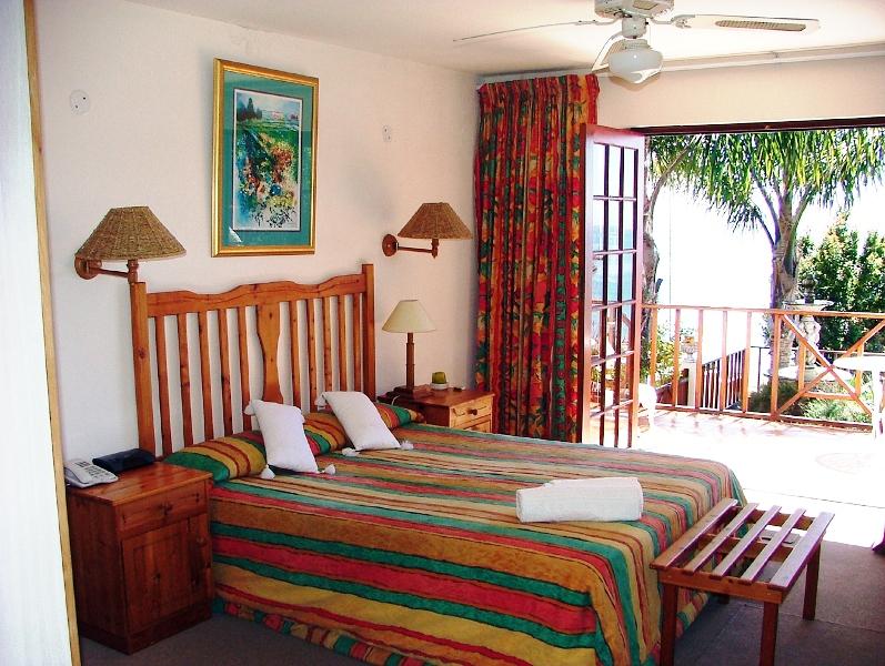 Munro Manor Secure Your Hotel, SelfCatering, or Bed and Breakfast Booking Now!