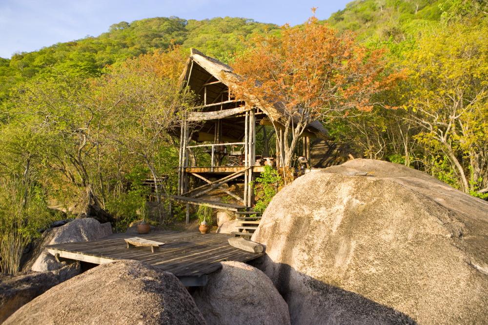 Domwe Island Camp | Cape Maclear Accommodation