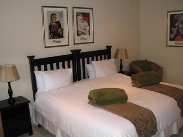 Thornbirds | Eikenhof Accommodation