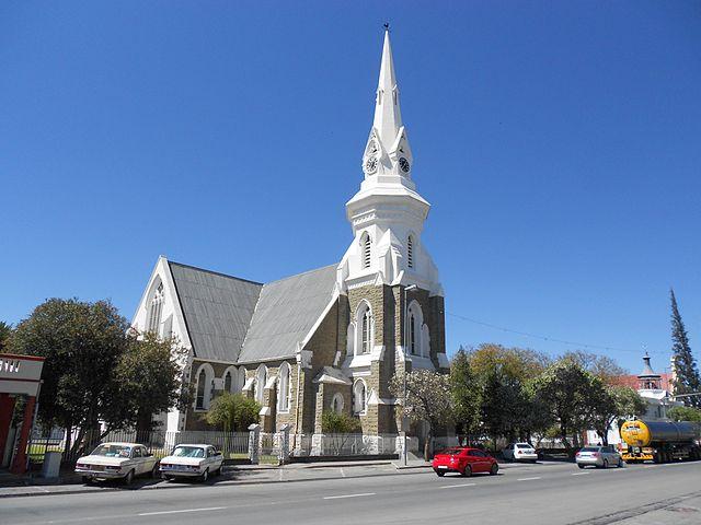 Beaufort West Accommodation. Discover Beaufort West's Tranquil Holiday Villas.