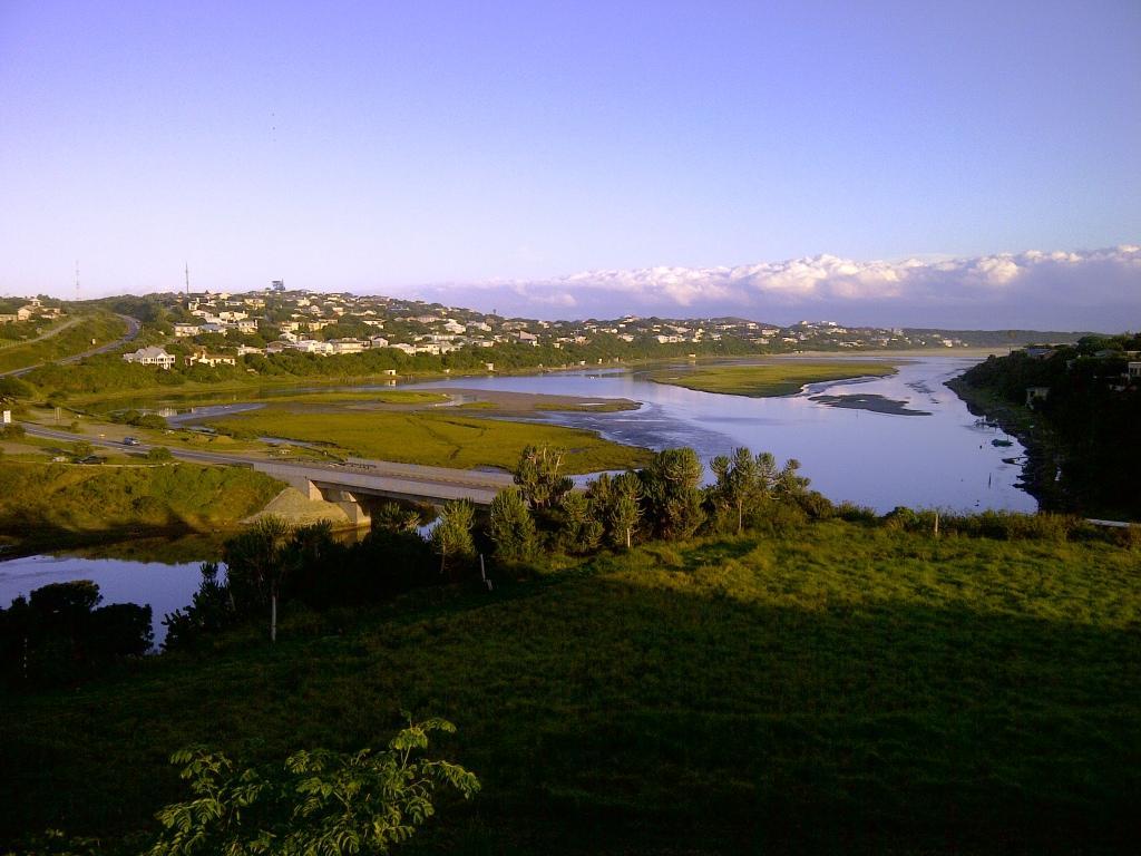 Bushmans River Mouth Accommodation