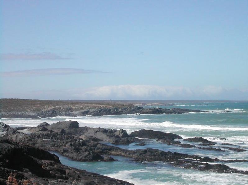 Grotto Bay Accommodation