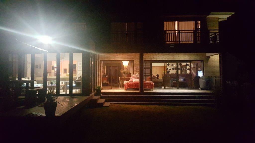 The Beach House | Kwelera Lodges