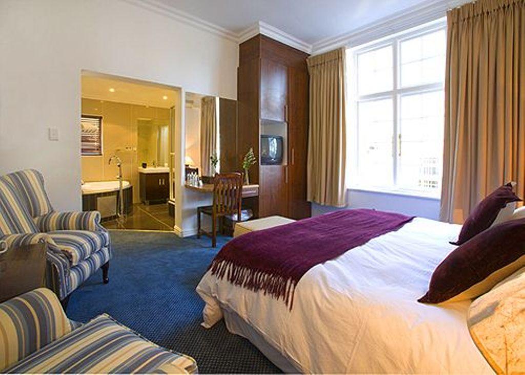 Silver Oaks Boutique Hotel