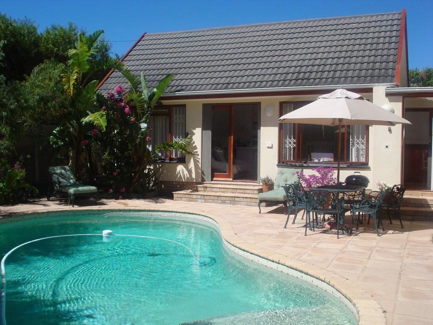 Pinoak Cottage | Constantia Accommodation