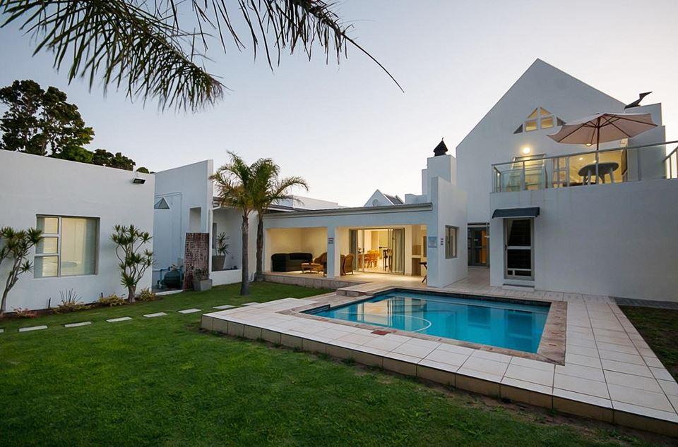Millard Crescent Guest House | Summerstrand Accommodation