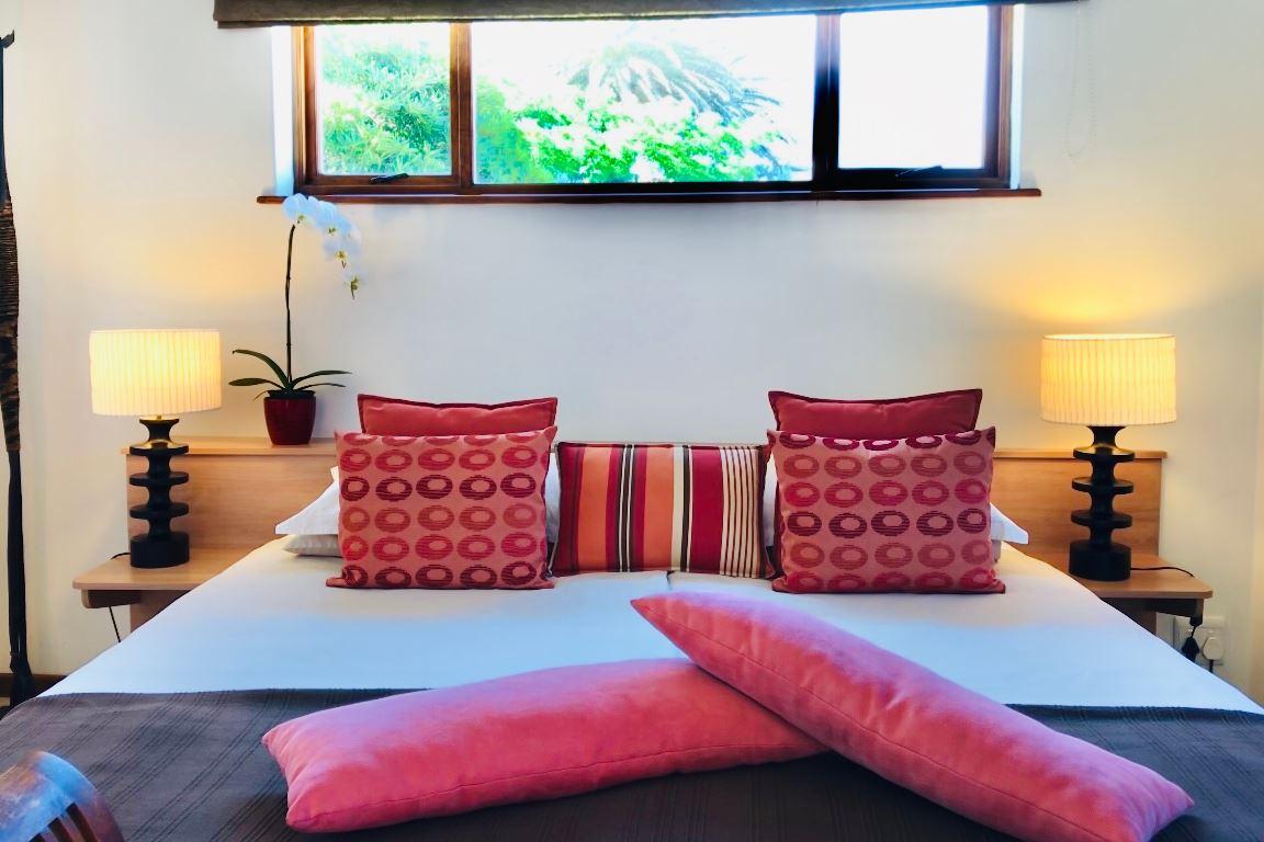 Emro House | Accommodation Camps Bay