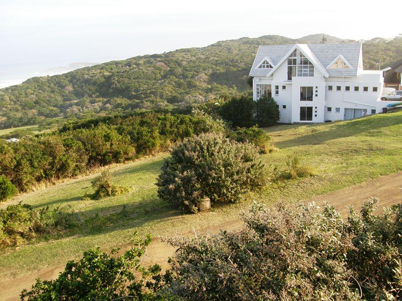 House of Green and Blue | Cove Rock Accommodation