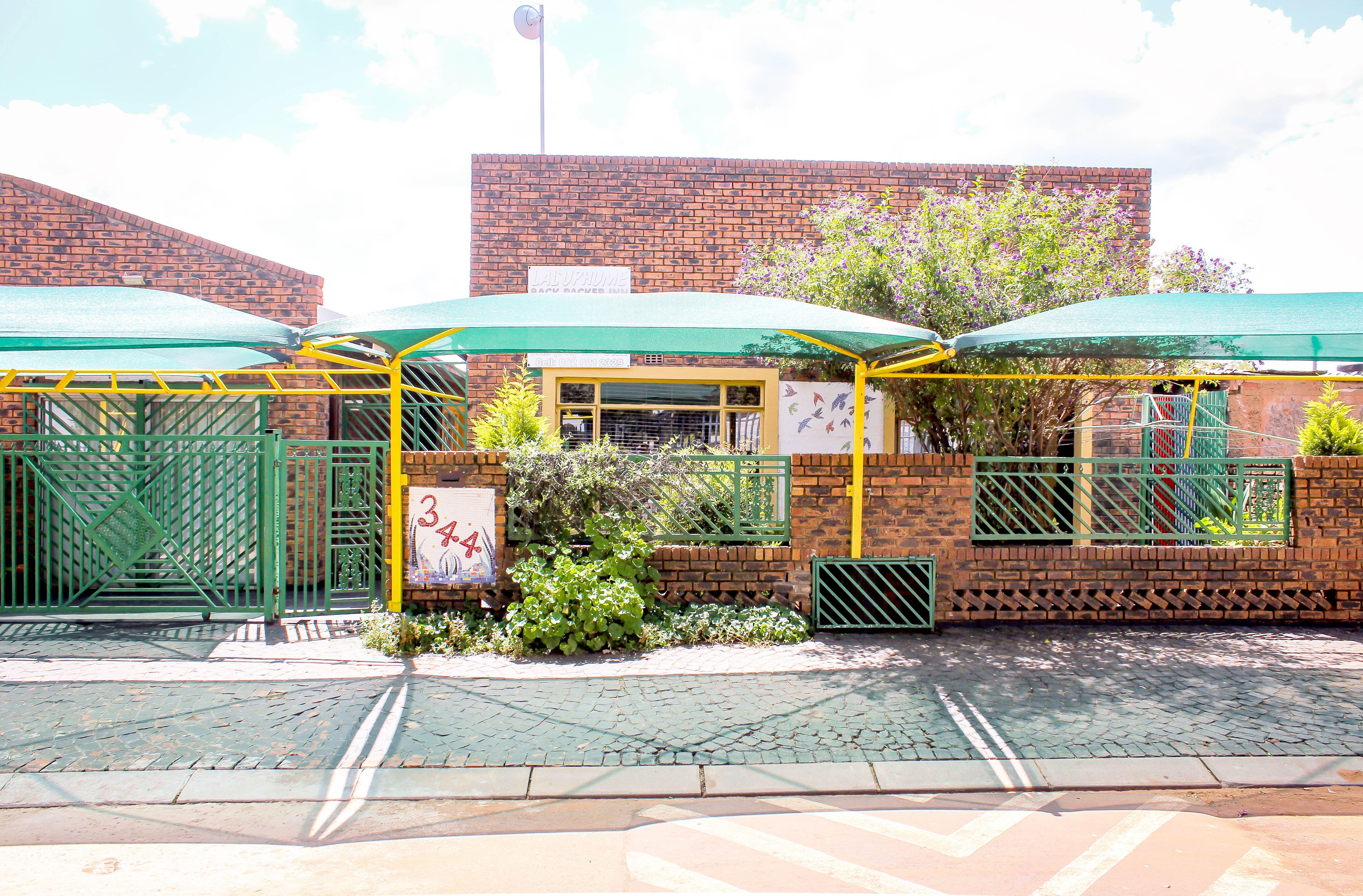 Lal'uphume Backpackers Inn | Accommodation Daveyton