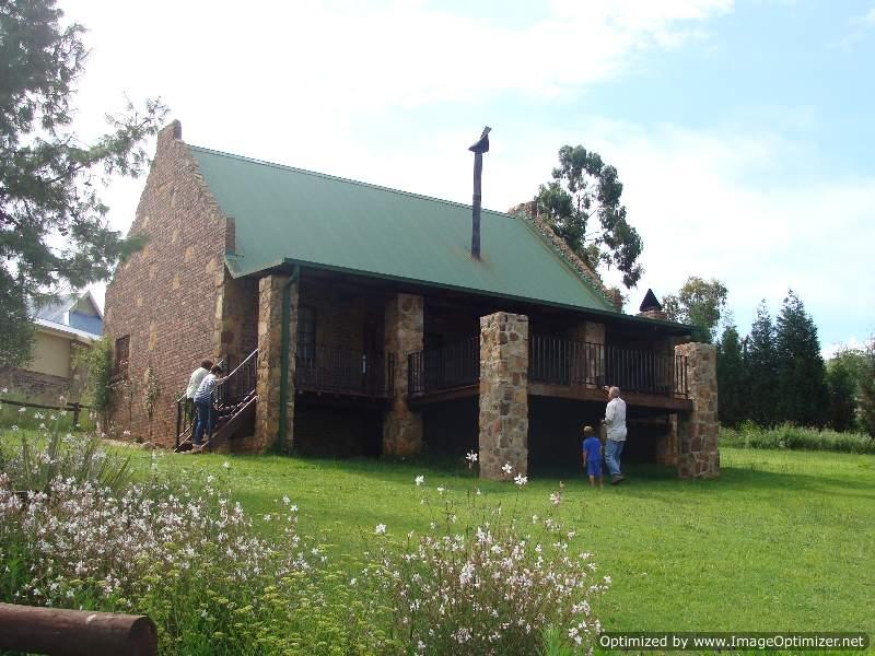 Holingsberg Treetops Cottage | Accommodation Dullstroom