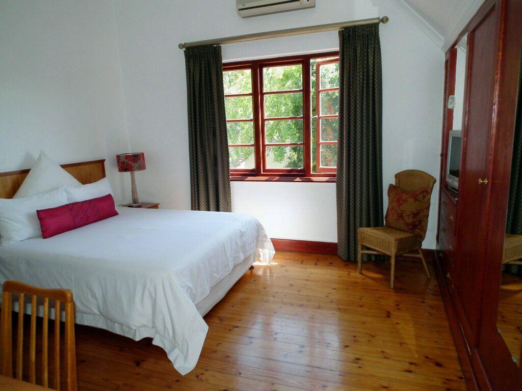 Clarence House Get the Best Deal Book SelfCatering or Bed and Breakfast Now!