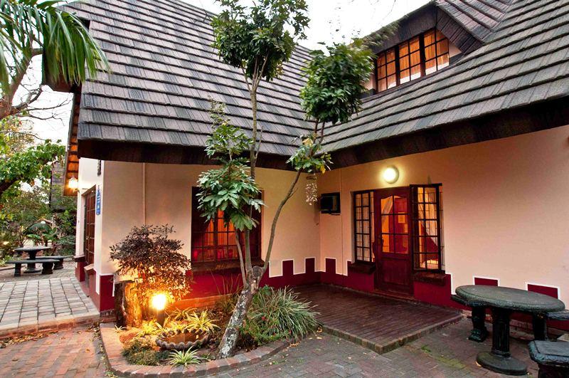 Woodpecker Inn | Birdswood Hotels