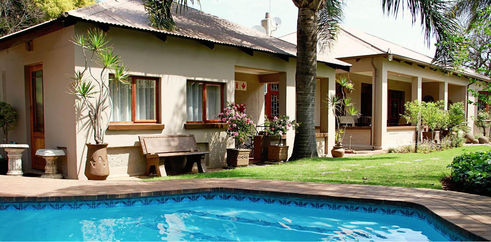 Holme Lea Manor | Piet Retief Accommodation